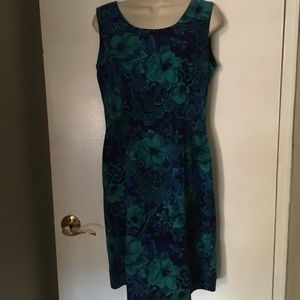 Dress Barn Women’s Dress Zipper Closure in Back- 6